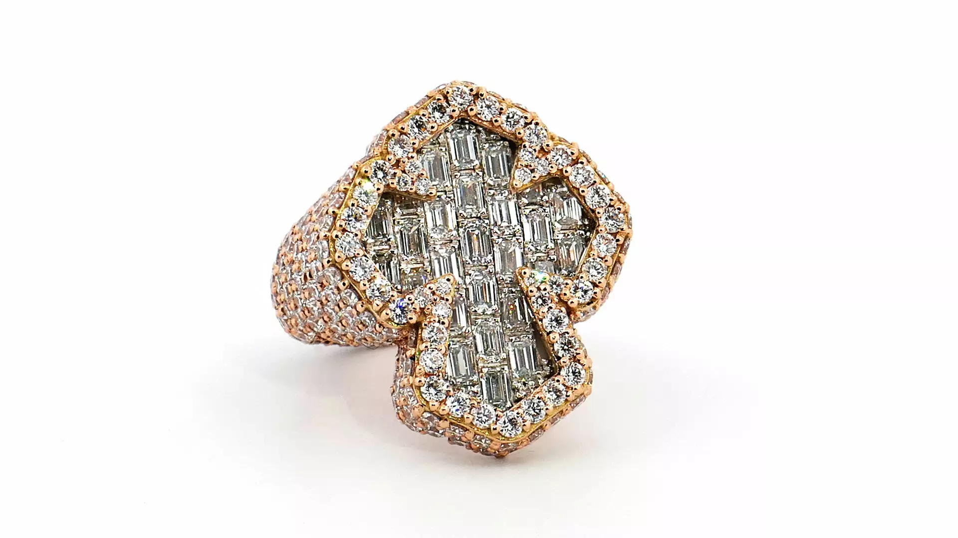 bijoux-sur-mesure-chevalière-croix-diamant-or-rose